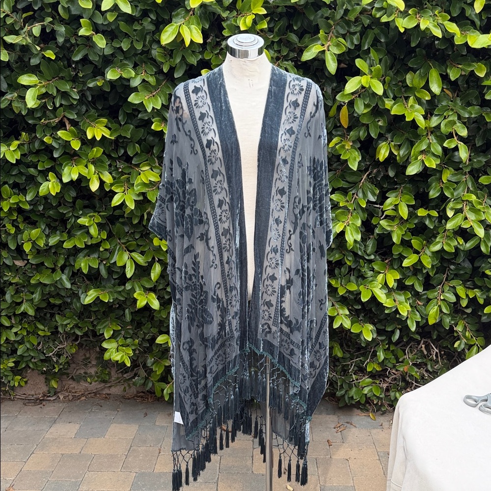 Elegant Gray burnt velvet Kimono Shawl